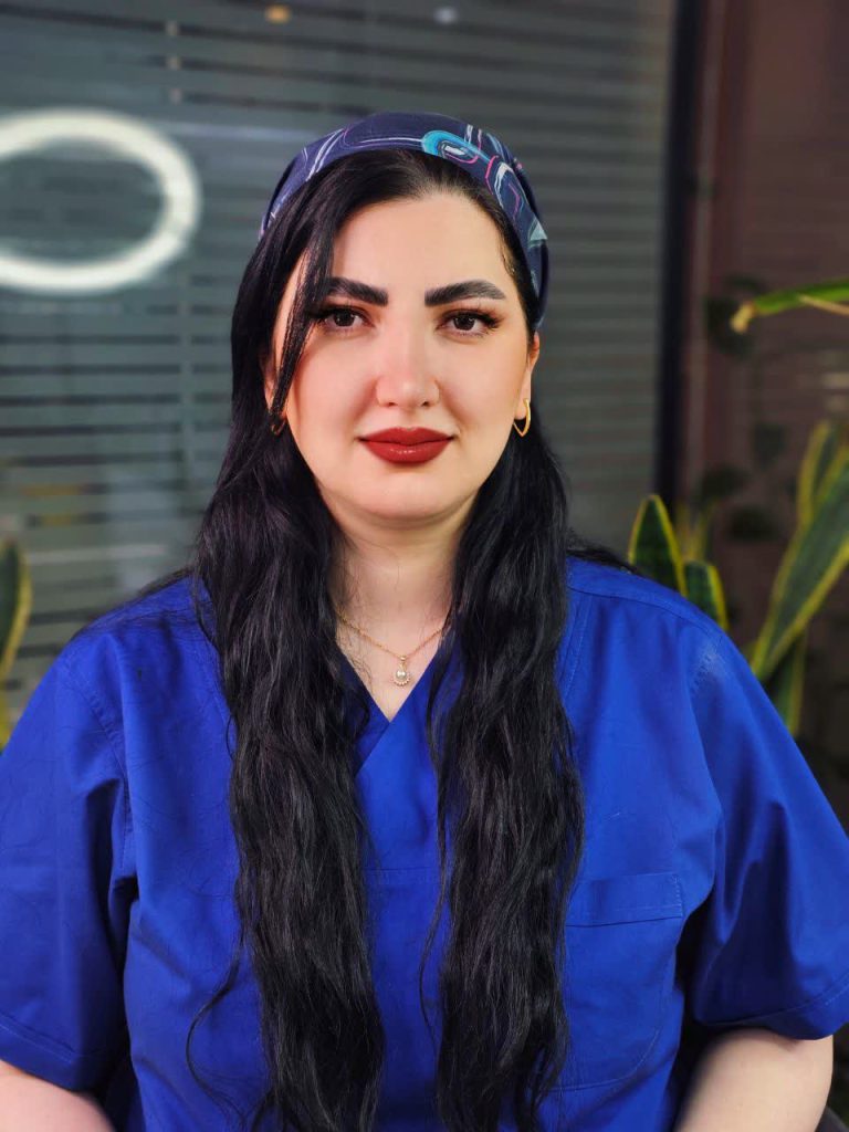 نسیم حسینی