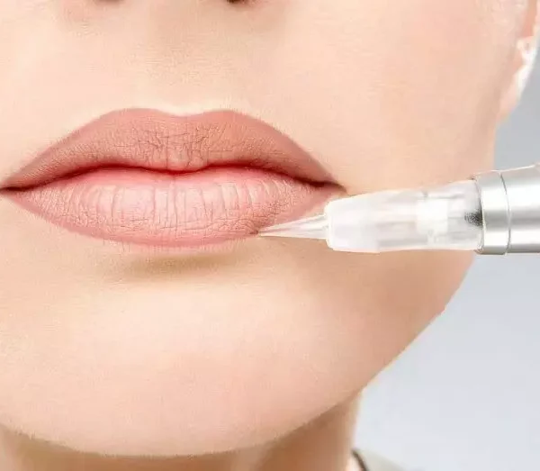 آیا رژ لب دائم برای لب‌های نازک هم مناسب است؟